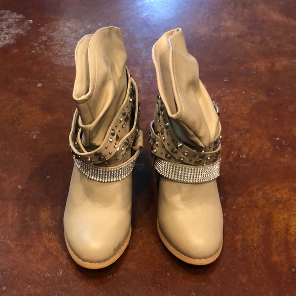 Studded booties - Picture 1 of 3